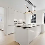 Midtown 5 Bedroom Luxury Penthouse, 2,500 Sq Ft, Sleeps 10, Manhattan, Vip Services