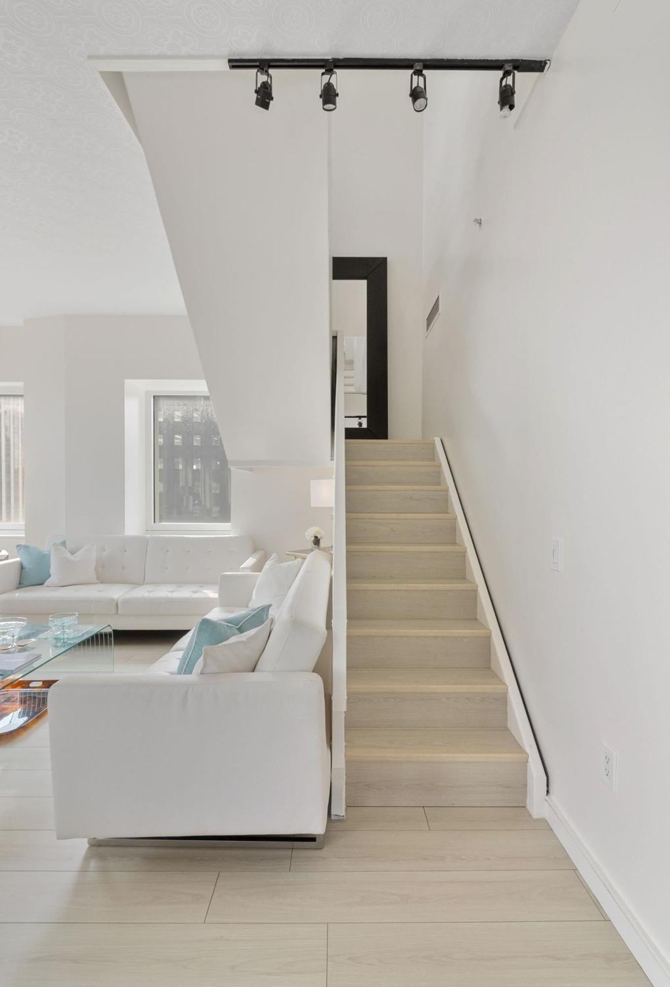 Midtown 5 Bedroom Luxury Penthouse, 2,500 Sq Ft, Sleeps 10, Manhattan, Vip Services
